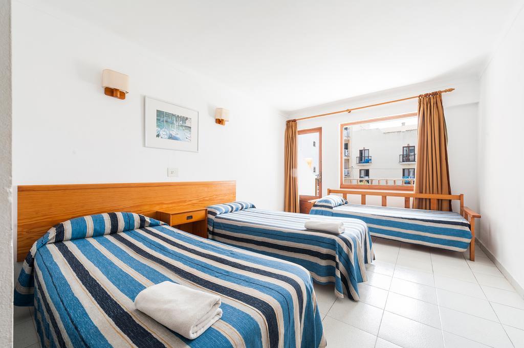 Hostal Casa Bauza 칼라 라트자다 객실 사진